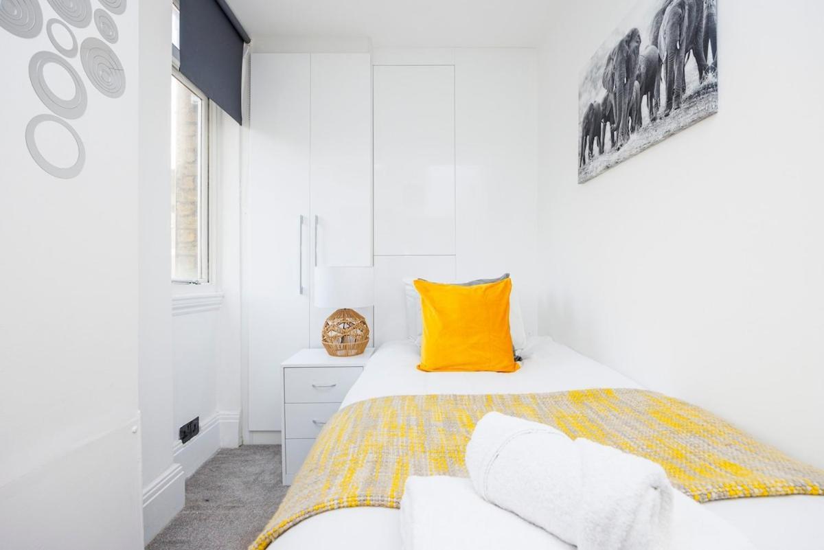 Appartement Bridge Compact Apartment, Sleeps 3 , Tube 3 Mins Walk , Zone 1 , Weekly Offers